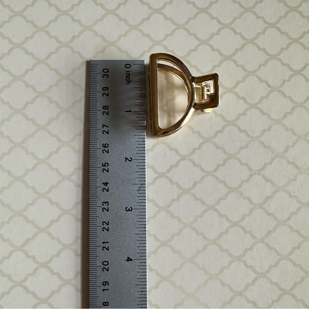 Kitsch Gold Open Shape Claw Clips - Picture 7 of 7